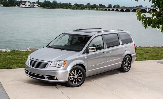 Compare chrysler town and country models
