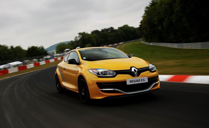 Renault-Megane_RS_275_Trophy_2015_1024x768_wallpaper_03