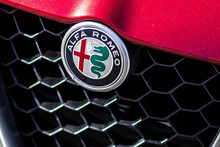 Report: Alfa Romeo 6C Sports Car Coming in 2020 With 2.9L V6