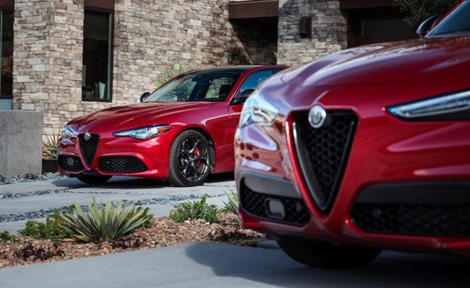 Alfa Romeo Giulia and Stelvio Debut With Blacked-Out Trim Package