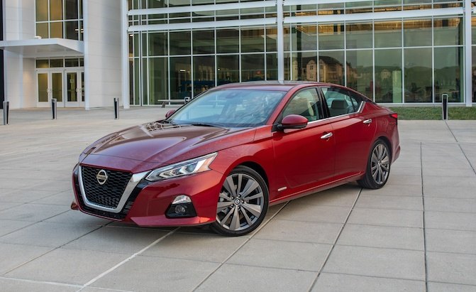 Nissan Altima Edition One Comes With a Concierge Service and Fancy Gifts