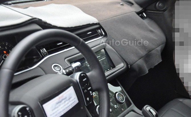 Your Best Look Yet at the 2020 Range Rover Evoque Interior