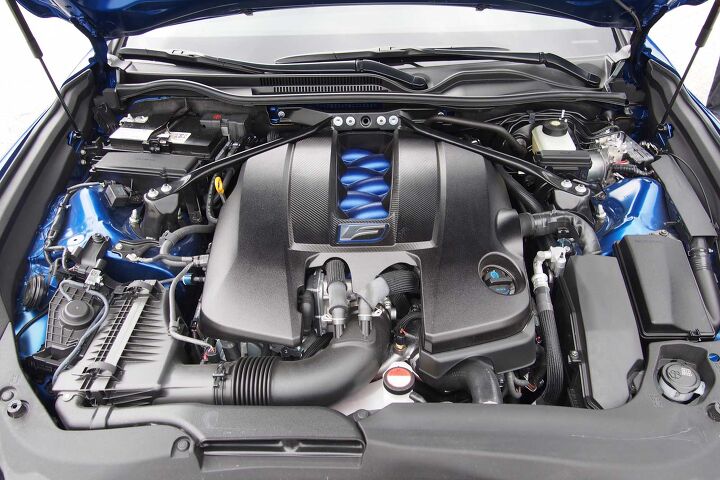 2015 Lexus RC F Engine 02