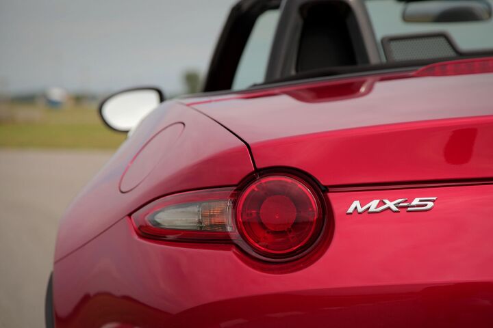 2016-Mazda-MX-5-01