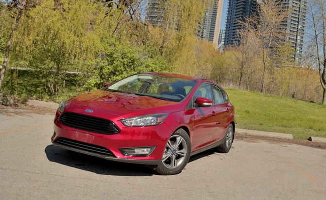 2016-Ford-Focus-EcoBoost-Review-main