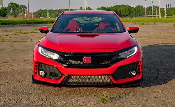 2017-honda-civic-type-r-awd-colpitts-671x411