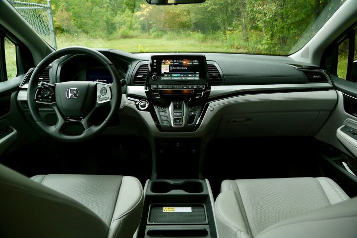 2018 Honda Odyssey interior