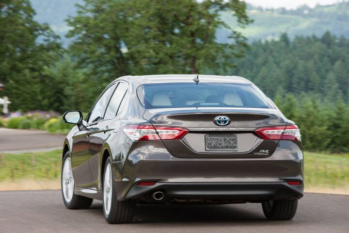 2018 Toyota Camry Hybrid Review-20