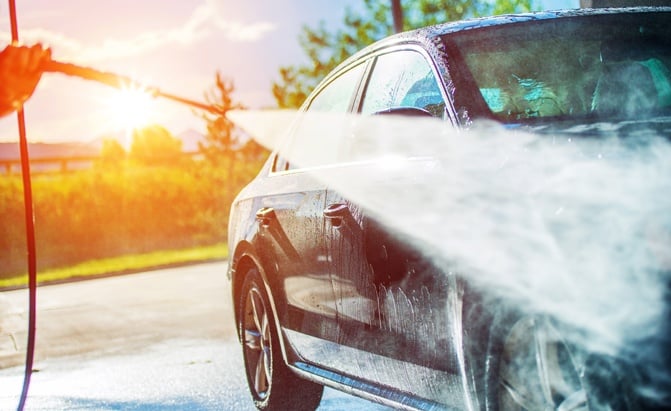 The Best Pressure Washers for Cleaning Your Car, 2022 - AutoGuide.com
