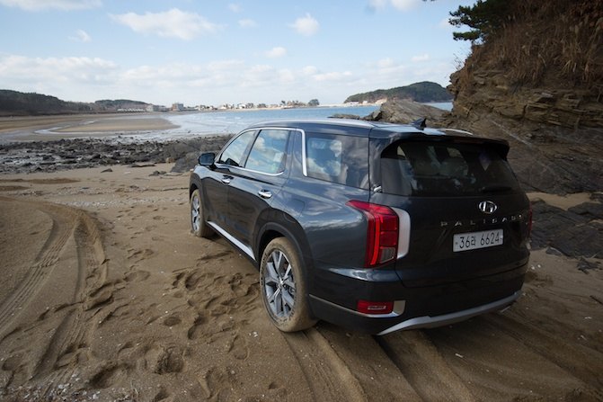 2020 Hyundai Palisade Review and First Drive - AutoGuide.com