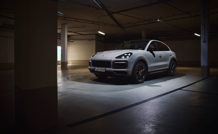 2021 Porsche Cayenne Coupe GTS in Crayon static front 3/4