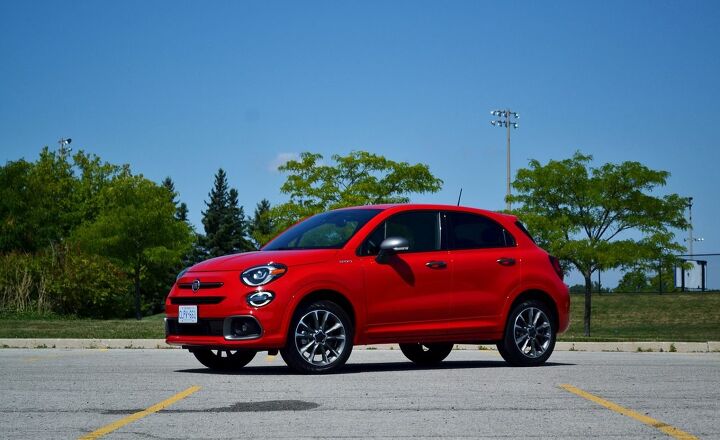 2020 Fiat 500X in Rovente Red front three-quarter static shot