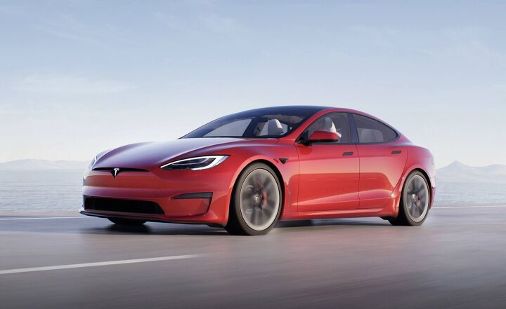 2021 Tesla Model S Gets More Power, Revamped Interior and Bizarre Steering Wheel