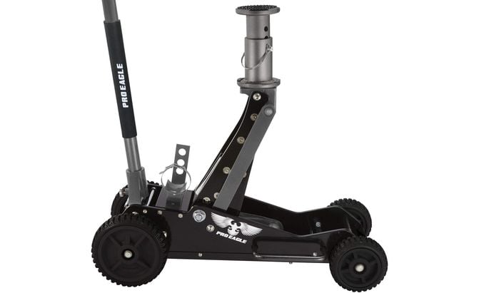 The Best Floor Jacks for All Your Lifting Needs, 2022 - AutoGuide.com