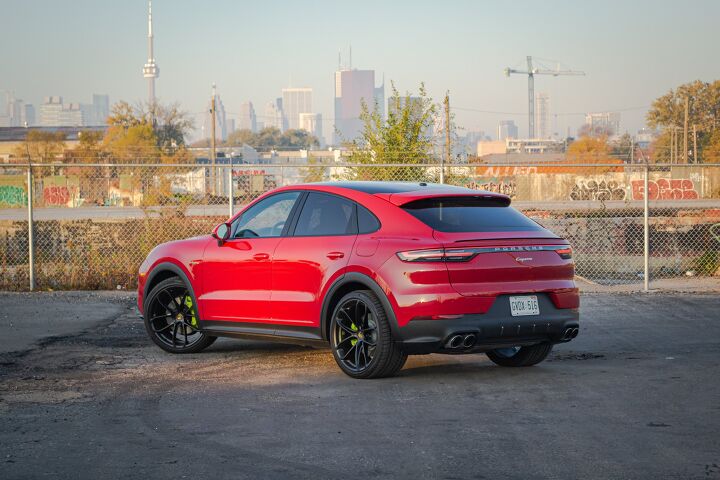 helemaal Pence Grazen 2022 Porsche Cayenne E-Hybrid Coupe Review: Less is More - AutoGuide.com