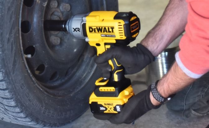 Taking off lug nuts with a dewalt dcf900 impact wrench